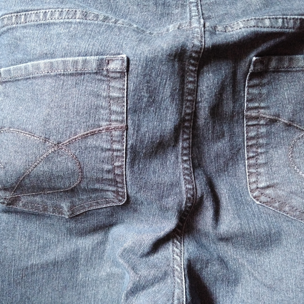 Jeans - Picture 2 of 4